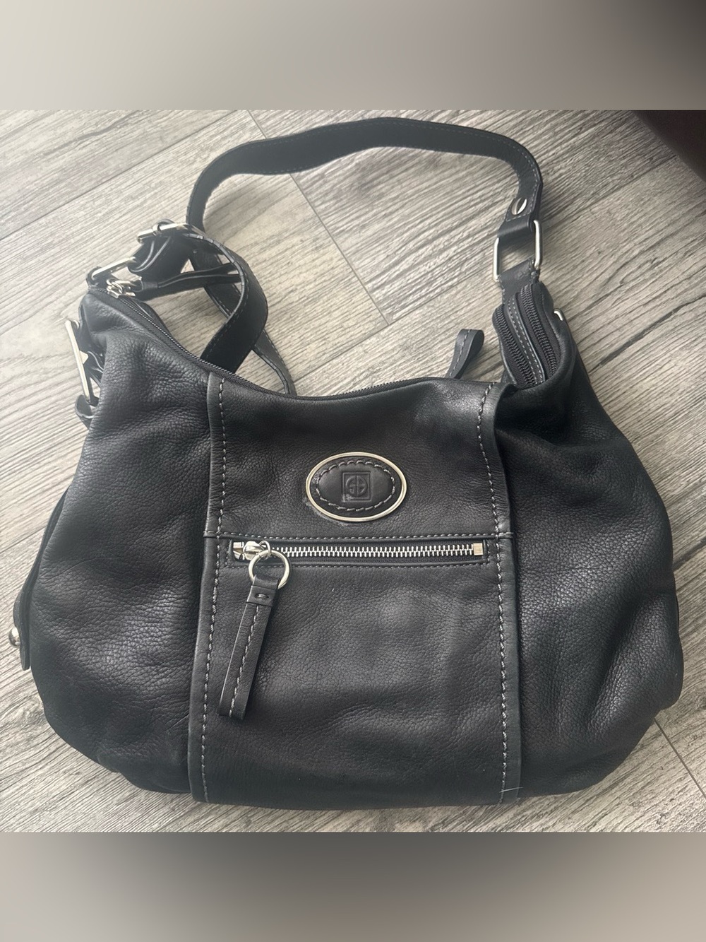 Giani Bernini Black Leather Shoulder Bag with Front Zip